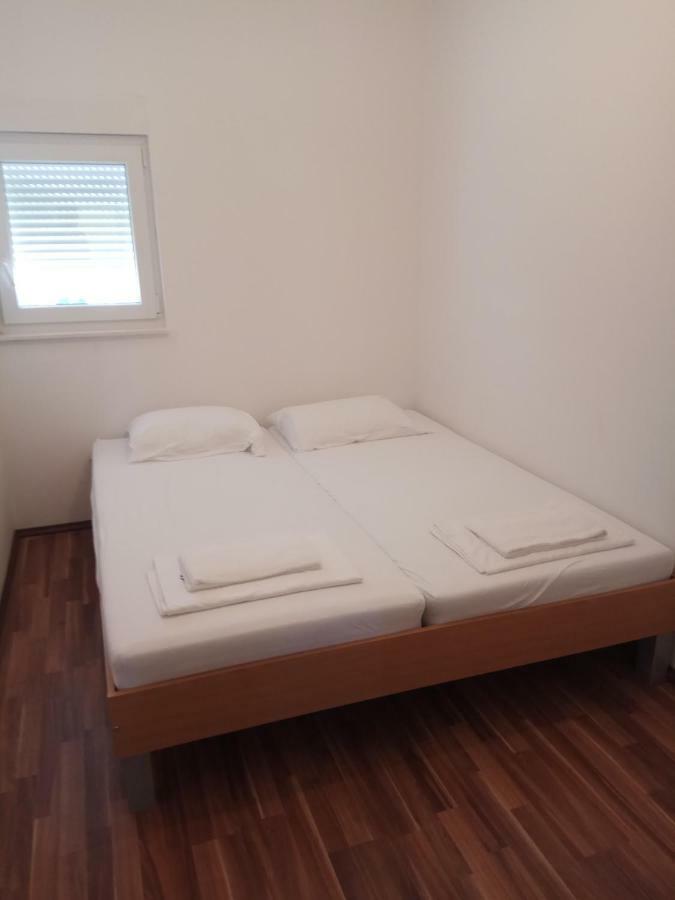 شقة Apartman Medit فير المظهر الخارجي الصورة